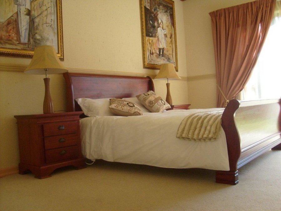 8 Bedroom Property for Sale in Vryburg North West